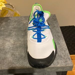 Men’s Nike huaraches